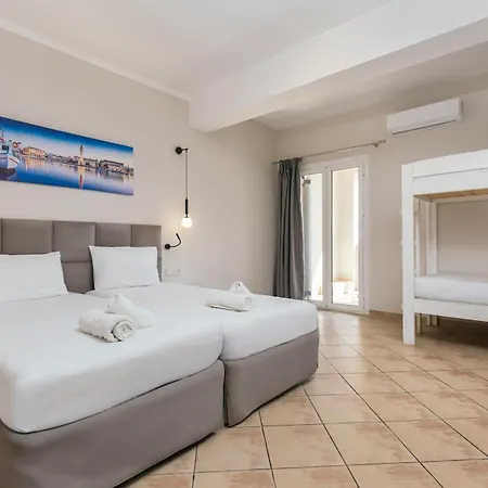 ホテル Zakynthos チィリヴィ